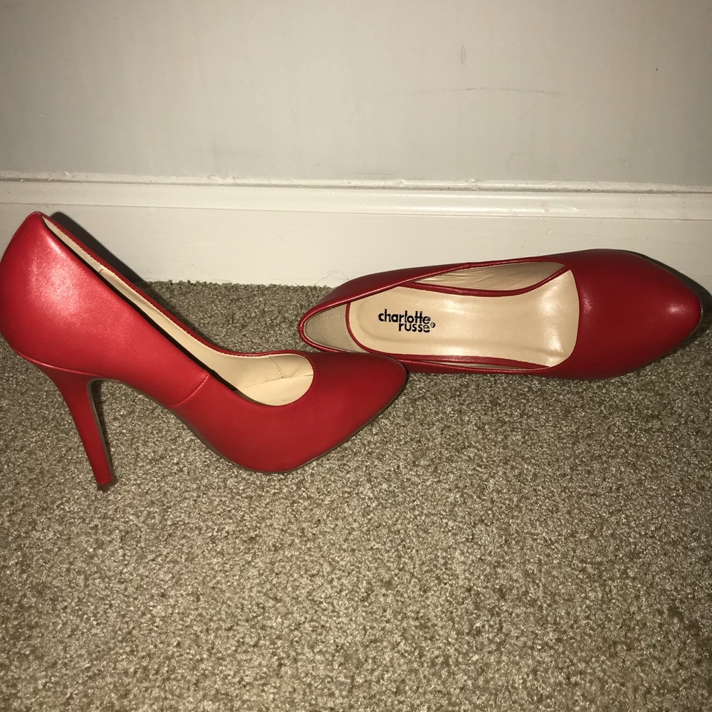 New red pumps!! Size 7